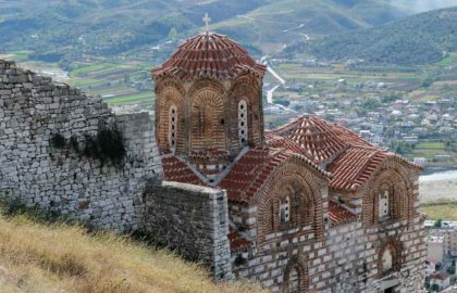 6 - Eglise Ste Trinité à BERAT