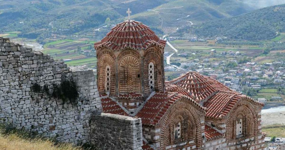 6 - Eglise Ste Trinité à BERAT